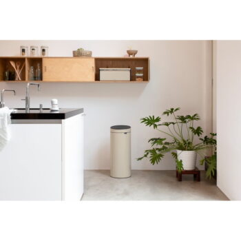 Béžový dotykový oceľový odpadkový kôš 30 l Touch Bin – Brabantia - Image 4
