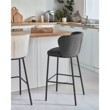 Čierna barová stolička (výška sedadla 65 cm) Ciselia – Kave Home - Image 2