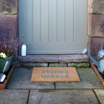Rohožka z kokosového vlákna 40x60 cm Inhale Exhale – Artsy Doormats - Image 6