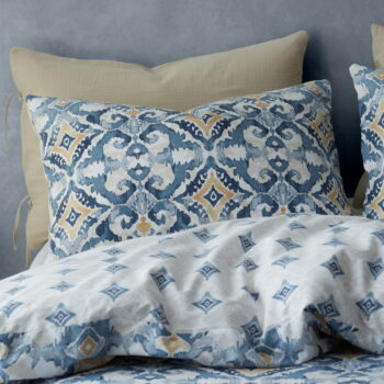 Modré/krémovobiele obliečky na jednolôžko 135x200 cm Inara Ikat – Pineapple Elephant – Obrázok 4