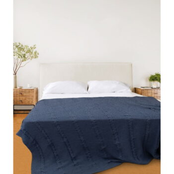 Tmavomodrý pléd 200x220 cm Trenza – Oyo Concept - Image 3