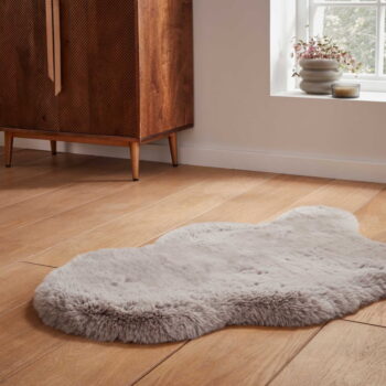 Svetlosivá syntetická kožušina 60x90 cm Super Teddy – Think Rugs - Image 3