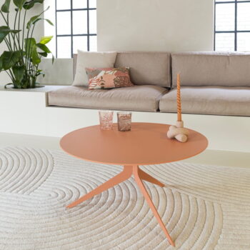 Kovový okrúhly konferenčný stolík v lososovej farbe ø 78 cm Daley – Spinder Design - Image 2