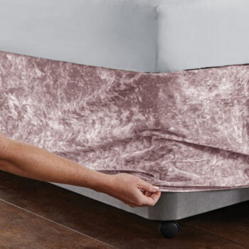 Ružový napínací zamatový poťah na rám postele 152x198 cm Crushed Velvet – Catherine Lansfield - Image 2