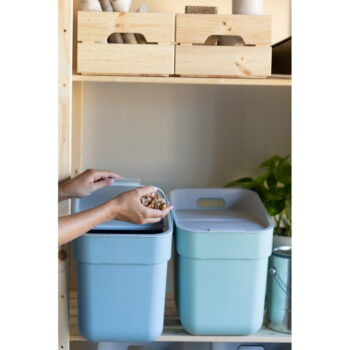 Svetlomodrý odpadkový kôš na triedený odpad z recyklovaného plastu 20 l Ready To Collect – Curver - Image 10