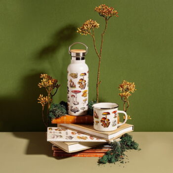 Krémový detský hrnček zo smaltu Vintage Mushroom - Sass & Belle - Image 3