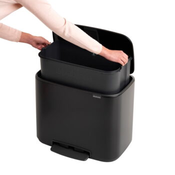 Matne čierny nášľapný oceľový odpadkový kôš 36 l Bo – Brabantia - Image 2