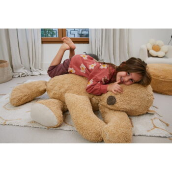 Hnedý detský puf Sleepy Bear – Lorena Canals - Image 5