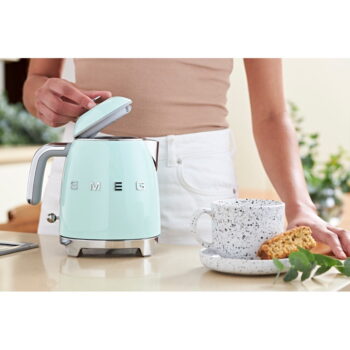 Svetlozelená rýchlovarná kanvica z nehrdzavejúcej ocele 800 ml Retro Style – SMEG - Image 7