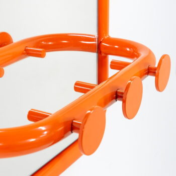 Oranžový kovový vešiakový panel Retro – Spinder Design – Obrázok 4