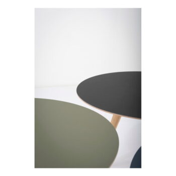 Odkladací stolík z dubového dreva s čiernou doskou Gazzda Arp, ⌀ 55 cm - Image 8