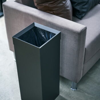 Čierny kovový odpadkový kôš 27 l Tall – YAMAZAKI - Image 5