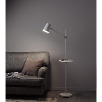 Stojacia lampa s odkladacím priestorom v bielej farbe Markslöjd Linear