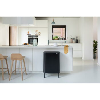Matne čierny dotykový oceľový odpadkový kôš 60 l Bo Touch Bin Hi – Brabantia - Image 2