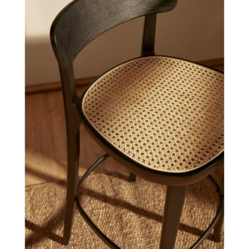 Čierna barová stolička v dekore jaseňa 99 cm Romane – Kave Home - Image 7