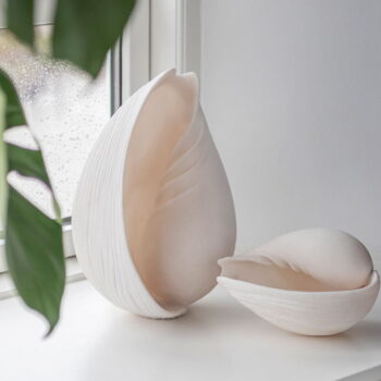 Soška z polyresínu (výška  30,5 cm) Conch – Mette Ditmer Denmark - Image 4
