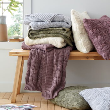 Bielo-béžová pletená deka 130x170 cm Chunky Marl Knit – Catherine Lansfield - Image 5