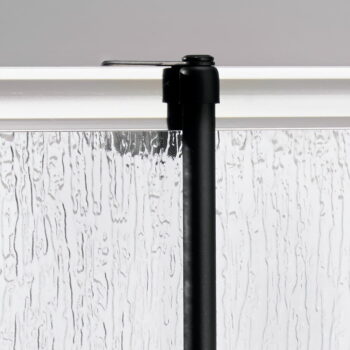 Čierny závesný kúpeľňový organizér iDesign Forma, 30 x 65 cm - Image 4