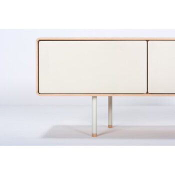 TV stolík z dubového dreva v bielo-prírodnej farbe 160x48 cm Fina – Gazzda – Obrázok 8