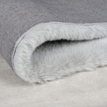 Svetlosivá syntetická kožušina 80x150 cm Ivy Luxury Fur – Flair Rugs - Image 3