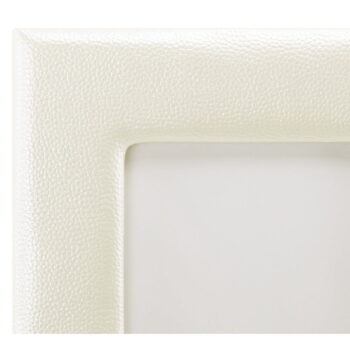 Krémovobiely plastový stojací rámček 19x24 cm Shina – AmeliaHome - Image 3