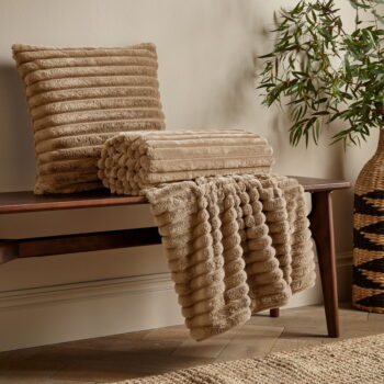 Dekoračný vankúš 45x45 cm Cosy Ribbed – Catherine Lansfield - Image 4
