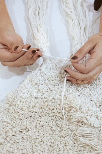 Prateľný ručne tkaný bavlnený detský koberec v mentolovo-svetlo šedej farbe 100x120 cm Snail – Lorena Canals – Obrázok 2