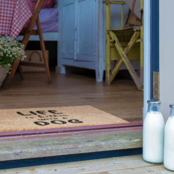 Rohožka z kokosového vlákna 40x60 cm Life Is Better With & Dog – Artsy Doormats - Image 8