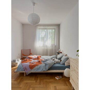 Dvojlôžková posteľ z borovicového dreva s roštom 140x200 cm Japan – Karup Design - Image 10