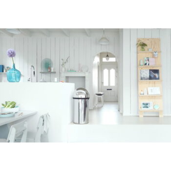 Oceľový odpadkový kôš v lesklo striebornej farbe 60 l Push Bin – Brabantia - Image 3