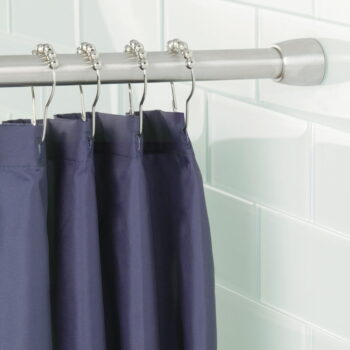 Kovová teleskopická tyč na sprchový záves iDesign Forma, 127 - 221 cm – Obrázok 7