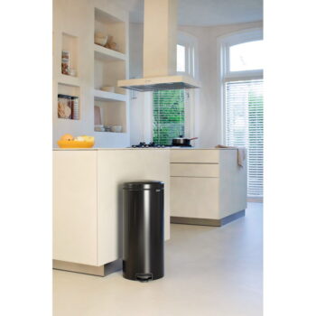 Matne čierny nášľapný oceľový odpadkový kôš 30 l NewIcon – Brabantia – Obrázok 4