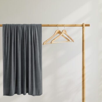 Tmavosivá deka z mikrovlákna DecoKing Mic, 220 × 240 cm - Image 5