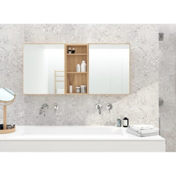 Nástenná kúpeľňová skrinka z dubového dreva Wireworks Slimfit - Image 4