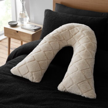 Vankúšik 80x23 cm Cosy Diamond – Catherine Lansfield - Image 2