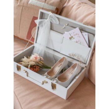 Biely dekoratívny úložný box z umelej kože 50x30x15 cm – Stackers - Image 6