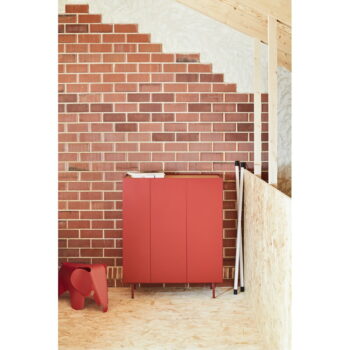 Červená vysoká komoda v dekore duba 95x120 cm Arista – Teulat - Image 8