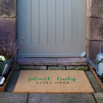 Rohožka z kokosového vlákna 40x60 cm Plant Lady Lives Here – Artsy Doormats – Obrázok 9