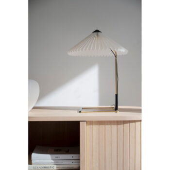 Nízka komoda v dekore duba v prírodnej farbe 142x71 cm Haddington – Rowico – Obrázok 5