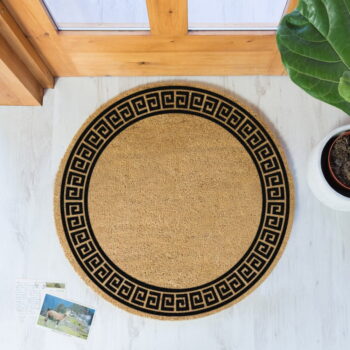 Čierna okrúhla rohožka z prírodného kokosového vlákna Artsy Doormats Greek Border, ⌀ 70 cm - Image 3
