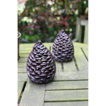 Kovový lampáš (výška 18 cm) Pine Cone – Esschert Design – Obrázok 5