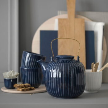 Tmavomodrý porcelánový hrnček Kähler Design Hammershoi, 200 ml - Image 2