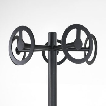 Čierny kovový vešiak Circle – Spinder Design - Image 4