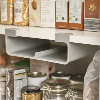 Sivý závesný plastový držiak na fólie a papierové utierky CupboardStore – Joseph Joseph - Image 8