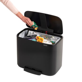 Matne čierny nášľapný oceľový odpadkový kôš 36 l Bo – Brabantia - Image 3