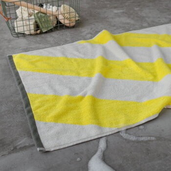 Žltá kúpeľňová predložka z bio bavlny 50x80 cm Diagonal – Mette Ditmer Denmark - Image 2