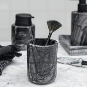 Čierny mramorový téglik na zubné kefky Marble – Mette Ditmer Denmark - Image 3