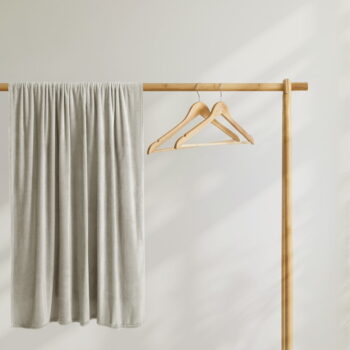 Krémová deka z mikrovlákna DecoKing Mic, 160 × 210 cm - Image 5