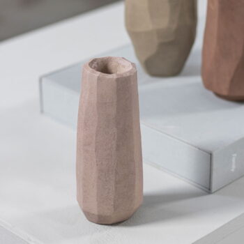 Ružová váza z polyresínu (výška  15,5 cm) Nuki – Mette Ditmer Denmark - Image 2