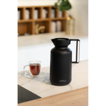 Matne čierna termoska 1 l Lungo – Vialli Design - Image 6